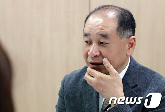 '배터리 아저씨'라고 불리는 박순혁 전 금양 홍보이사. /사진=뉴스1.