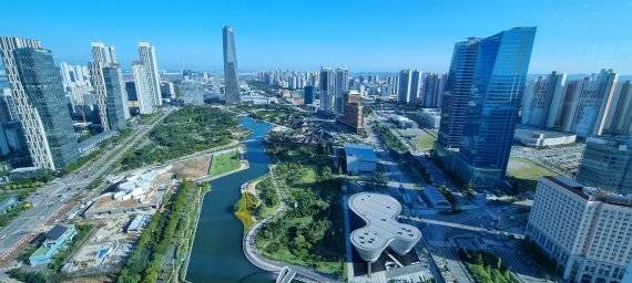 인천의 강남으로 불리는 인천 연수구 송도 일대 집값이 1년2개월만에 상승 전환되며 시장 회복 기대감이 커지고 있다. 사진은 인천 연수구 송도동 G타워 전망대에서 바라본 송도신도시 모습. 뉴시스