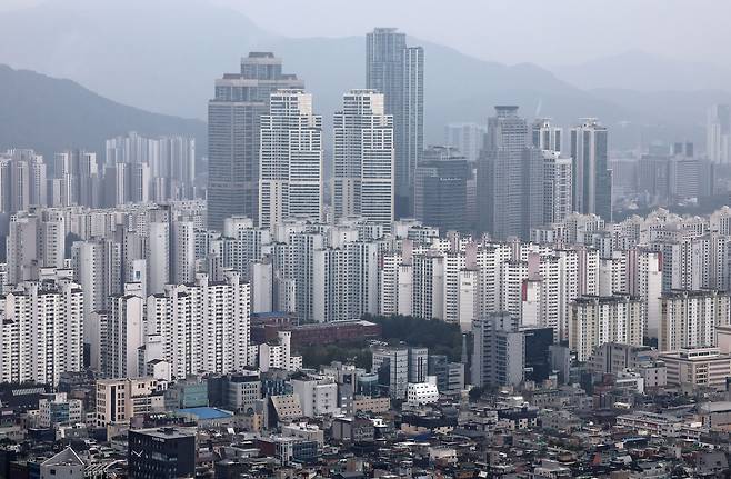 강남구 무역센터에서 바라본 서울 강남구의 아파트 단지. /뉴스1