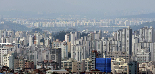 8월 31일 서울 남산에서 바라본 서울의 아파트. [연합뉴스]