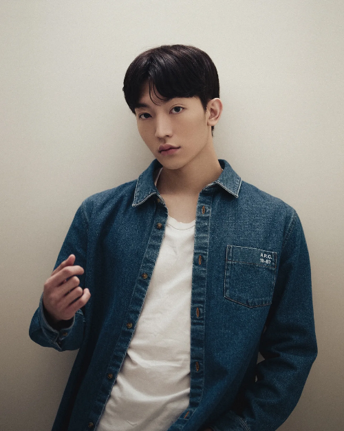 김현욱이 사소한 인터뷰를 진행했다. 사진=케이스타글로벌이엔티