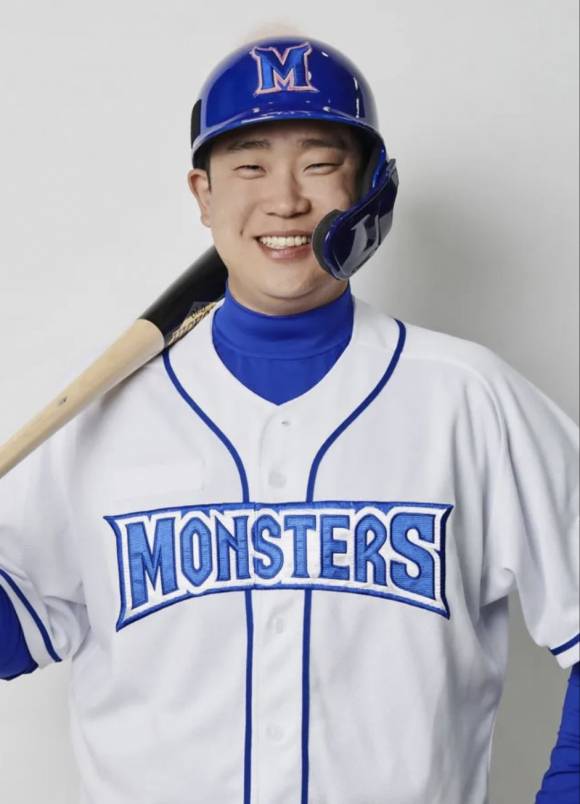 JTBC 예능프로그램 '최강야구'에서 포수를 맡고 있는 박재욱