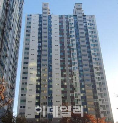 인천 부평구 청천동 푸르지오 114동. (사진=지지옥션)