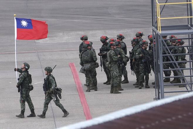 지난 7월 26일 대만 북부 타오위안시 타오위안 국제공항에서 열린 대만군 훈련. /AP 연합뉴스