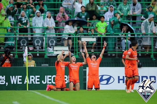 ▲ 강원FC, 인천 유나이티드, 포항 스틸러스는 나란히 승리를 맛봤다. ⓒ한국프로축구연맹