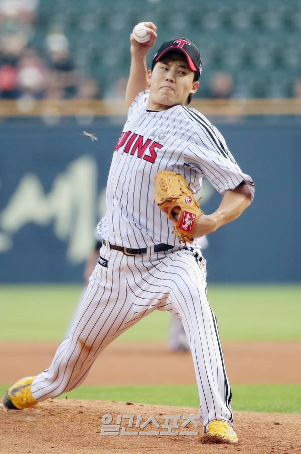 LG 트윈스 임찬규가 17일 SSG 랜더스전에서 시즌 11승을 수확했다. 잠실=김민규 기자 mgkim1@edaily.co.kr