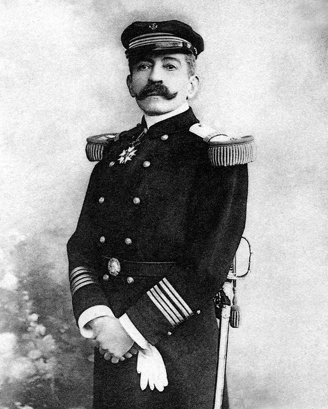 프랑스 해군 장교 피에르 로티는 자전적 소설 〈국화부인〉을 썼다.