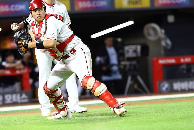 ▲ 조형우는 타고 난 강견으로 리그 최고 수준의 송구 속도를 자랑한다 ⓒSSG랜더스