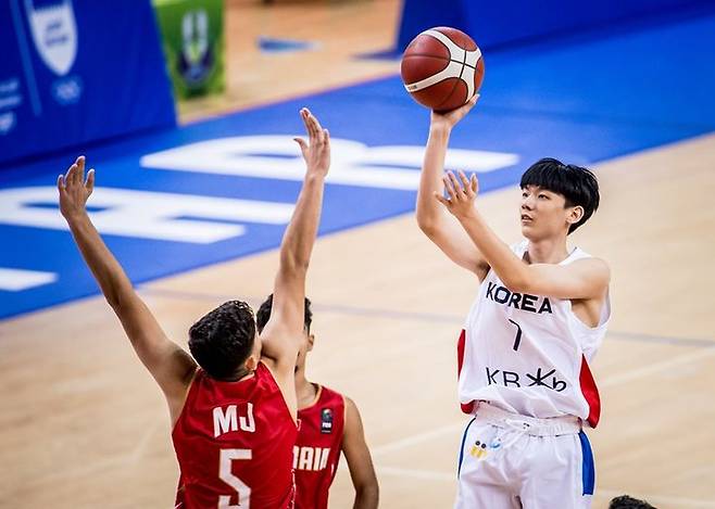 [서울=뉴시스]U-16 남자농구대표팀. (사진=FIBA 홈페이지 캡처) 2023.09.18. photo@newsis.com *재판매 및 DB 금지.