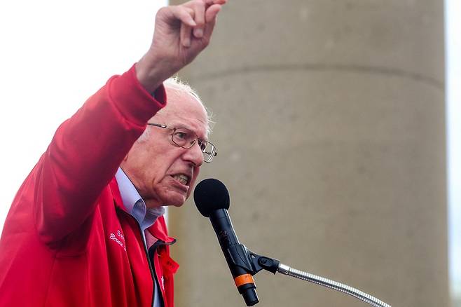 9월15일, 미시간주 디트로이트에서 열린 파업 집회에서 연설하고 있는 버니 샌더스 상원의원. ⓒAFP PHOTO