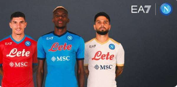 EA7은 2021~22시즌부터 나폴리의 킷 스폰서로 참여하고 있다. 비록 EA7은 아르마니의 프리미엄 라인은 아니지만, 소위 말하는 명품 브랜드의 축구 셔츠 시장 진출로 화제를 모았다. 나폴리 인스타그램