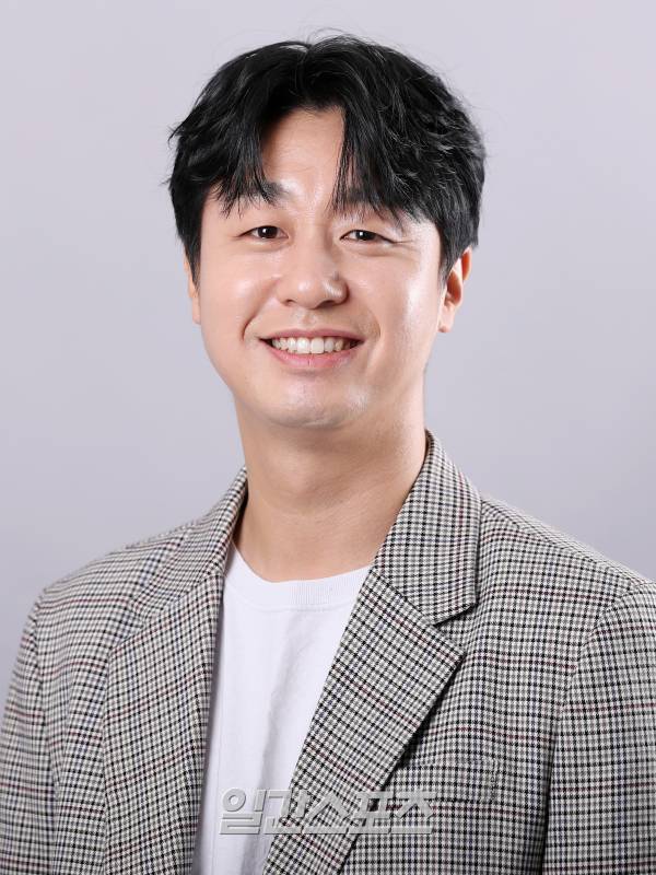 드라마 '모범택시2' 배우 배유람이 17일 오후 서울 중구 순화동 KG타워에서 진행된 일간스포츠와의 인터뷰에 앞서 포즈를 취하고 있다. 서병수 기자 qudtn@edaily.co.kr /2023.04.17/