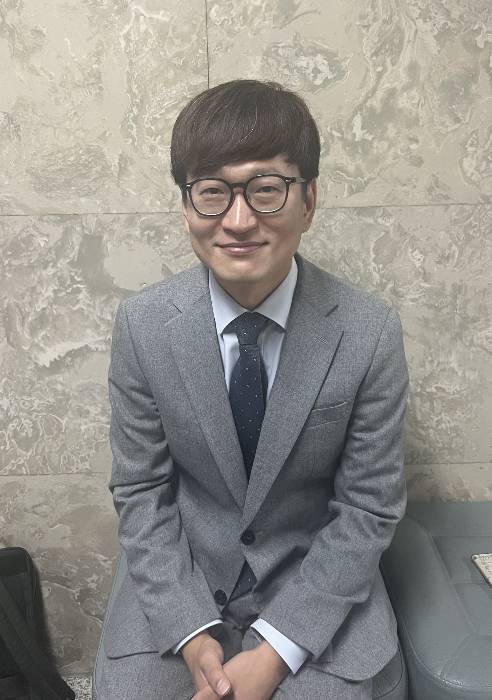 유튜브채널 '내시십분' 운영자인 김영민씨. /사진=박소연 기자