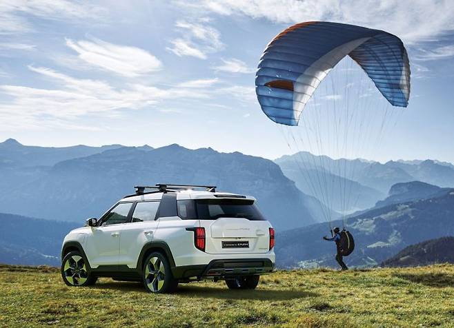 중형 전기 SUV 토레스 EVX. 오는 11월 고객 인도를 시작한다. 올해 안에 해외에도 출시할 예정이다.＜사진제공:KG모빌리티＞