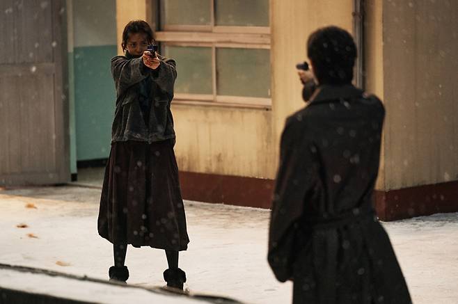 한효주가 오감 능력을 발휘한 액션을 펼쳤다. 사진제공=디즈니+