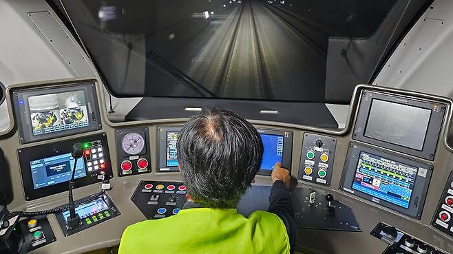 GTX-A 열차 기관차 운전실