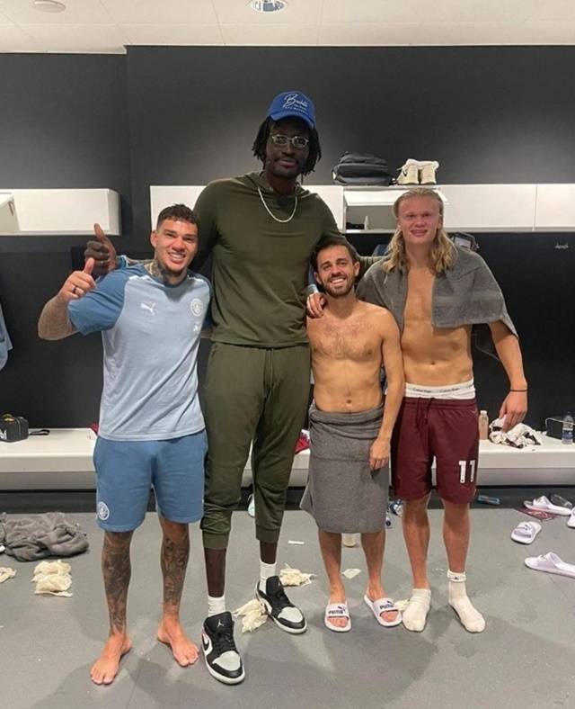 왼쪽부터 에데르송, 마마두 은디아예, 베르나르두 실바, 엘링 홀란드. /사진=마마두 은디아예 인스타그램 캡처