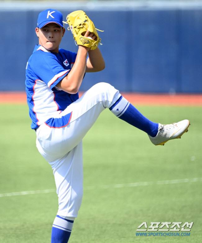 15일 대구 시민야구장에서 야구 U-23 대표팀과 U-18 대표팀의 평가전이 열렸다. U-18 대표팀 최지민. 대구=허상욱 기자 wook@sportschosun.com/2021.09.15/