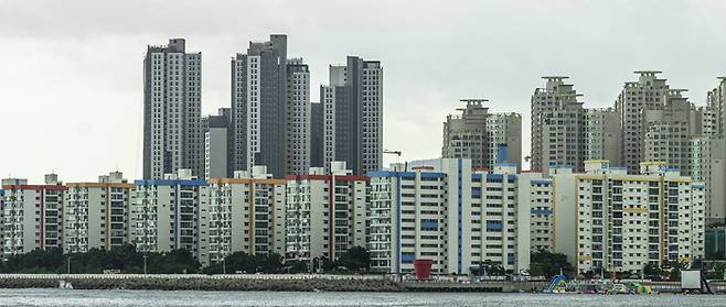 바다 조망권을 갖춘 부산 아파트가 청약 시장에서 인기를 끌고 있다. 사진은 부산 아파트 전경. (매경DB)