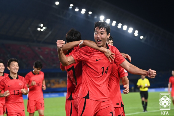 이한범이 득점 이후 기뻐하고 있다. [사진=대한축구협회(KFA)]