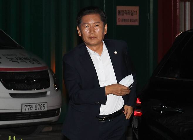 정청래 민주당 최고위원이 22일 오후 23일째 단식중인 이재명 대표가 입원하고 있는 서울 중랑구 녹색병원에 도착하고 있다. 뉴시스