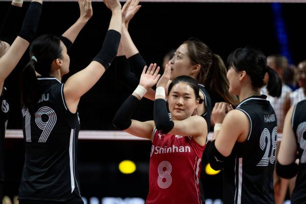 2024 파리 올림픽 예선전에 참가한 한국 여자배구 대표팀. EPA/연합뉴스