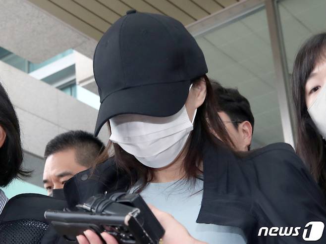 둘째 자녀를 출산한 지 일주일 여만에 숨지게 하고 시신을 암매장한 혐의를 받는 친모 A씨(40대)(자료사진)뉴스1 ⓒ News1 정진욱 기자