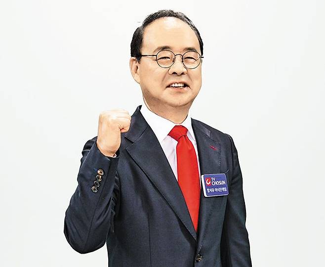 TV조선 축구 해설위원으로 돌아온 이용수 교수. /TV조선