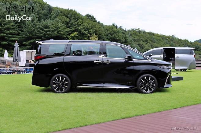 토요타, 알파드