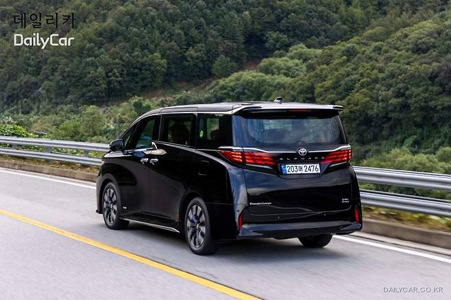 토요타, 알파드