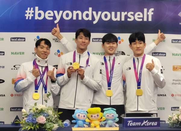 <yonhap photo-3179="">근대5종 남자 대표팀의 이지훈, 정진화, 전웅태, 서창완(왼쪽부터) 사진=연합뉴스</yonhap>