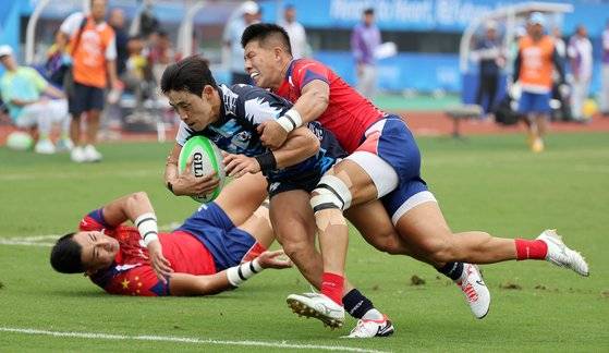 중국을 꺾고 결승에 진출한 한국 7인제 럭비 대표팀. 연합뉴스