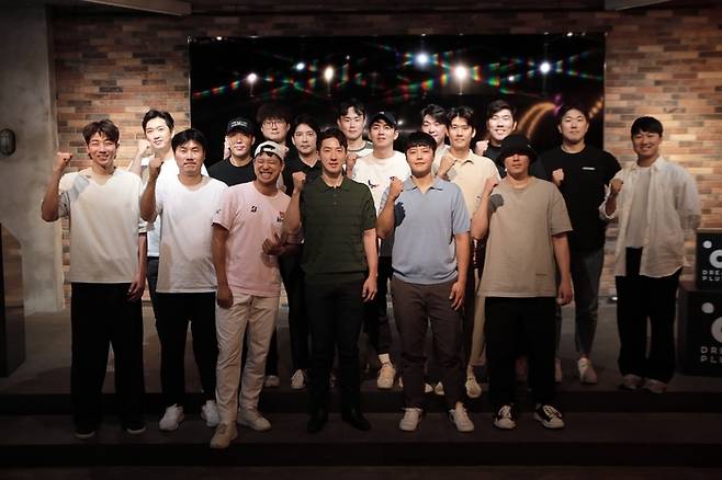 리터너즈에 합류한 선수들. 심수창 해설위원 제공.