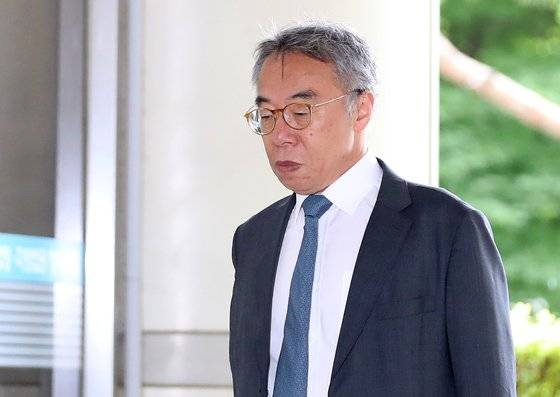 임종헌 전 법원행정처장이 17일 오전 서울 서초구 서울중앙지방법원에서 열린 '양승태 대법원 사법농단 의혹 사건' 관련 직권남용권리행사방해 등 219차 공판에 출석하고 있다. 뉴스1