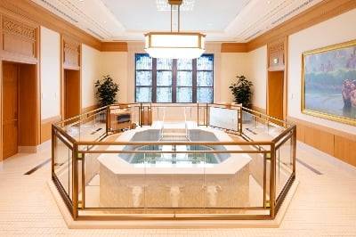 오키나와 성전 침례실. 후기성도교회 제공