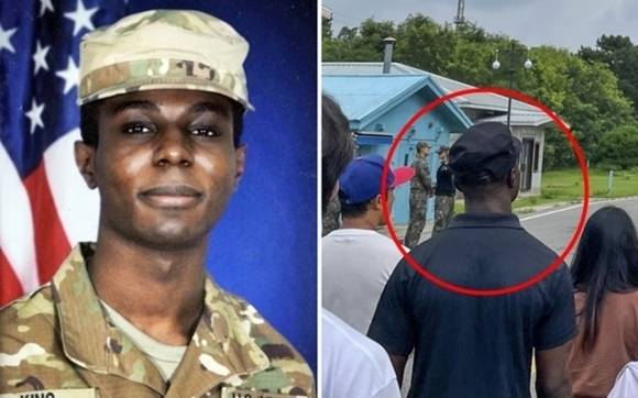 18일 판문점 공동경비구역(JSA)을 견학하다가 군사분계선을 넘어 월북한 주한미군 트래비스 킹(Travis King·23) 이등병. 왼쪽은 현지시간으로 19일 미국 위스콘신주에 있는 킹 이병의 조부 집에 걸려있는 킹 이병의 사진. 오른쪽은 18일 JSA를 견학 중인 킹 이병의 뒷모습. 킹 이병은 이 사진이 찍힌 후 얼마 뒤 “하하하” 웃으며 군사분계선을 넘어 월북했다. 2023.7.19 AP 연합뉴스