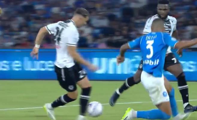 ▲ 나탕을 벗겨내는 사마르지치 ⓒ스포티비 중계화면 캡처