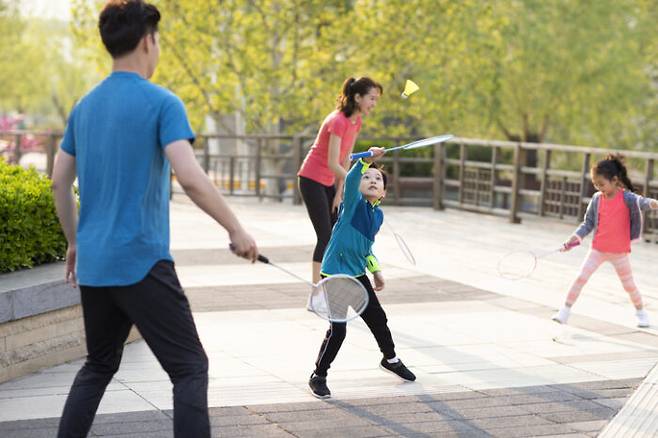 어린 시절부터 운동을 생활화 하면 건강하게 장수하는 삶을 사는 데 도움이 된다. [사진=게티이미지뱅크]