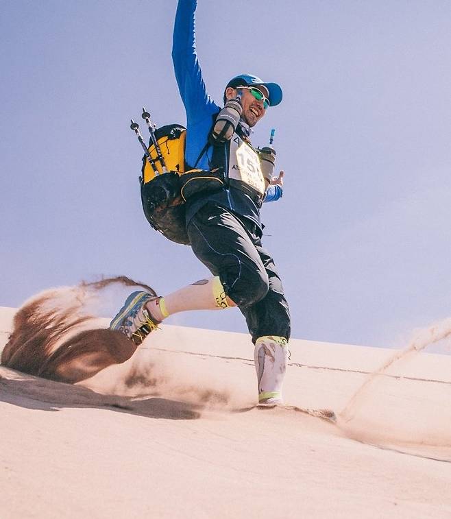 2023년 9월 16일 쓴 “사막에 가면 힘이 넘쳐요”의 주인공 유지성 OSK 대표.  그는 2001년부터 달리기 시작했으니 본격 운동에 나선 지 20년이 넘었다. 유지성 대표 제공.