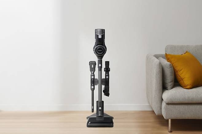 쿠쿠홈시스 파워클론 무선 청소기. 쿠쿠홈시스 제공