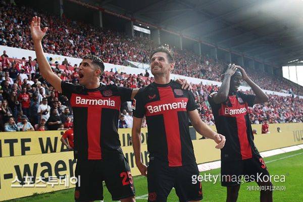 레버쿠젠 선수들 / 사진 = GettyImages 제공