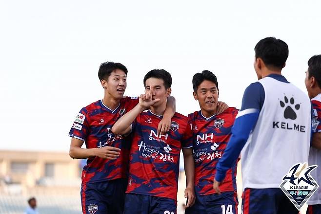 골세리머니를 펼치는 김천상무 김진규 [한국프로축구연맹 제공. 재판매 및 DB 금지]