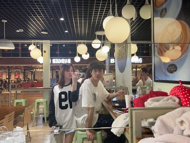 배우 전종서 이충현 감독 인스타그램