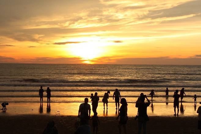 바다의 변화무쌍한 모습에 오감을 맡기고 멍하니 있다 보면 몸과 마음이 깊게 이완되는 것을 느낄 수 있다. Pixabay(ⓒaloveone)