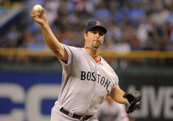 너클볼로 메이저리그 마운드를 호령했던 팀 웨이크필드가 2일(한국시간) 별세했다. 고인의 현역 시절 투구 장면. EPA=연합뉴스