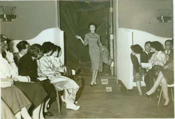 1956년 반도호텔에서 열린 한국 최초의 패션쇼