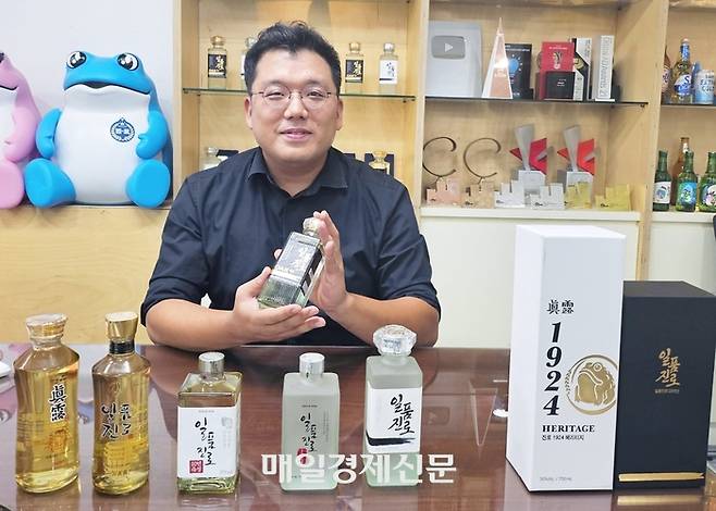 윤호섭 하이트진로 소주브랜드 팀장이 지난 27일 매경닷컴과 인터뷰를 진행하고 있다. [사진 제공 = 하이트진로]