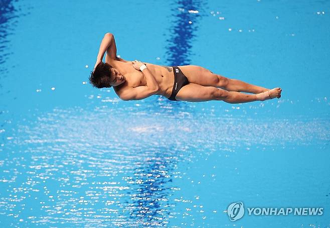 우하람의 아시안 게임 (항저우=연합뉴스) 류영석 기자 = 2일 중국 항저우 올림픽 스포츠센터 수영장에서 열린 2022 항저우 아시안게임 다이빙 남자 1m 스프링보드 결승에서 우하람이 연기를 선보이고 있다. 2023.10.2 ondol@yna.co.kr