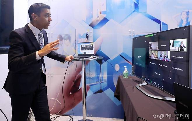 서울 강남구 코엑스 그랜드볼룸에서 열린 '디지털 콘텐츠 코리아 엑스포 2020'에서 비대면 라이브 IR 피칭이 진행되고 있다. /사진=김휘선 기자 hwijpg@