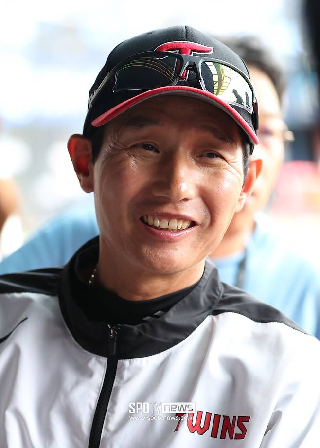 ▲ 염경엽 LG 감독은 집중력을 잃지 않은 선수단에 아낌없는 박수를 보냈다. ⓒ곽혜미 기자